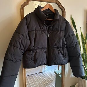 Cropped puffer coat woman’s black size medium